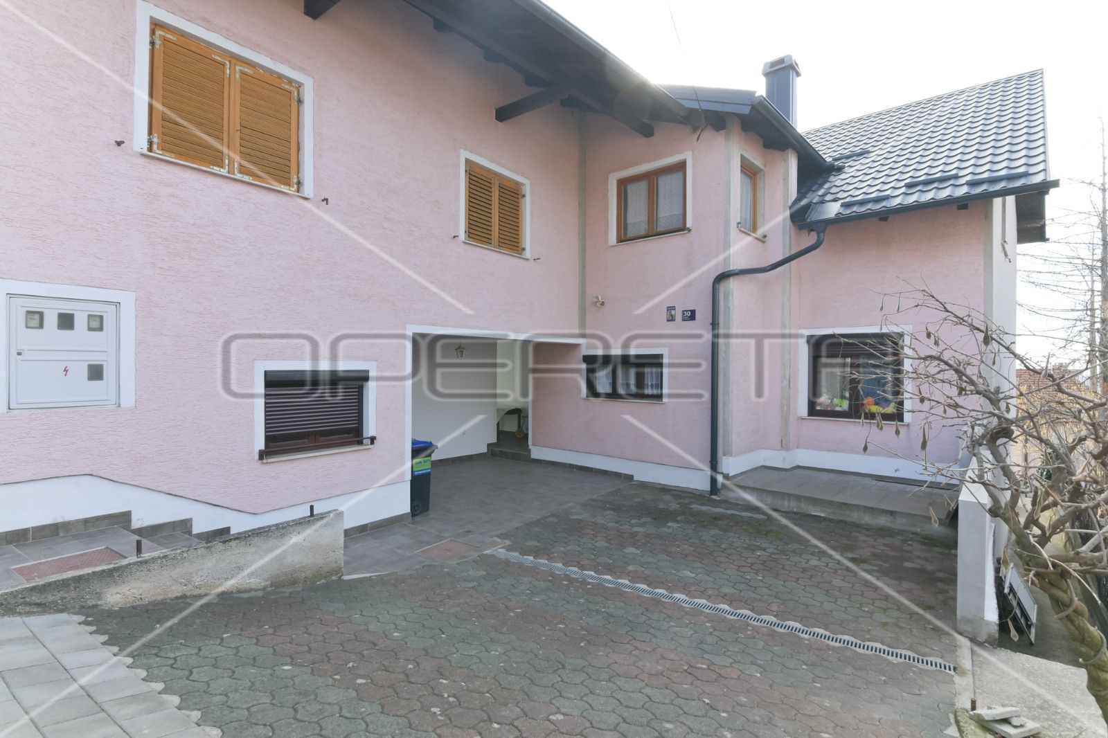 House - Gajnički vidikovac II. 30, Vrapče-Podsused, Zagreb 320m2