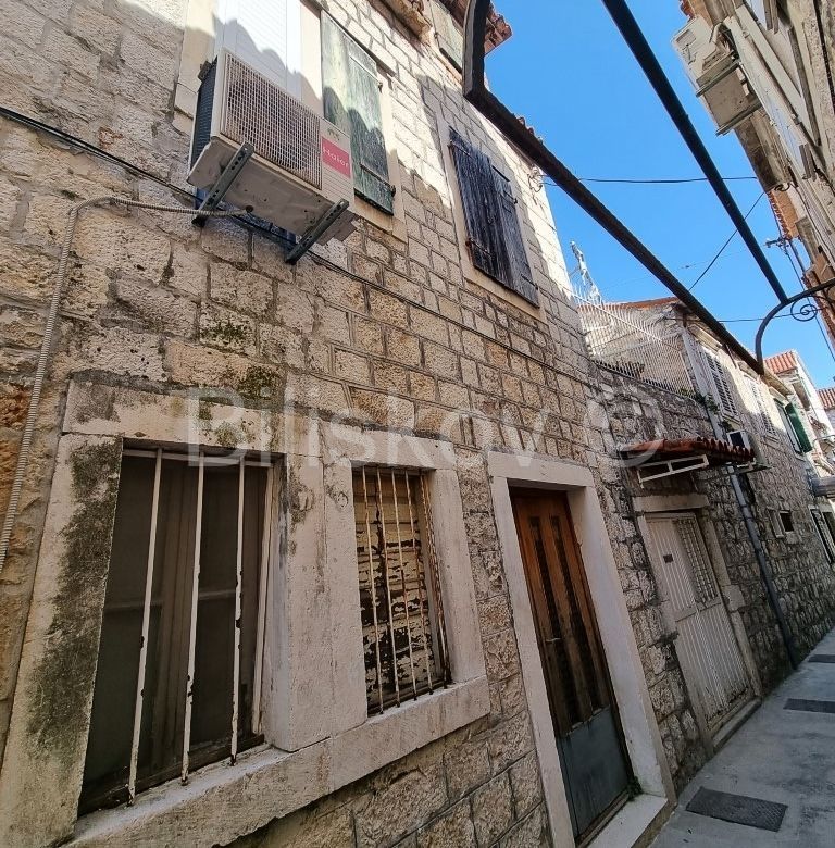 Kuća - Ul. Matice hrvatske, Trogir 66m2