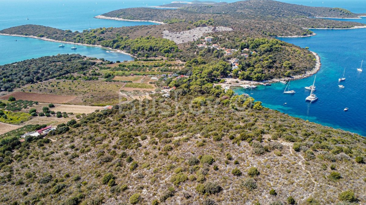 Land - Hvar 490000m2