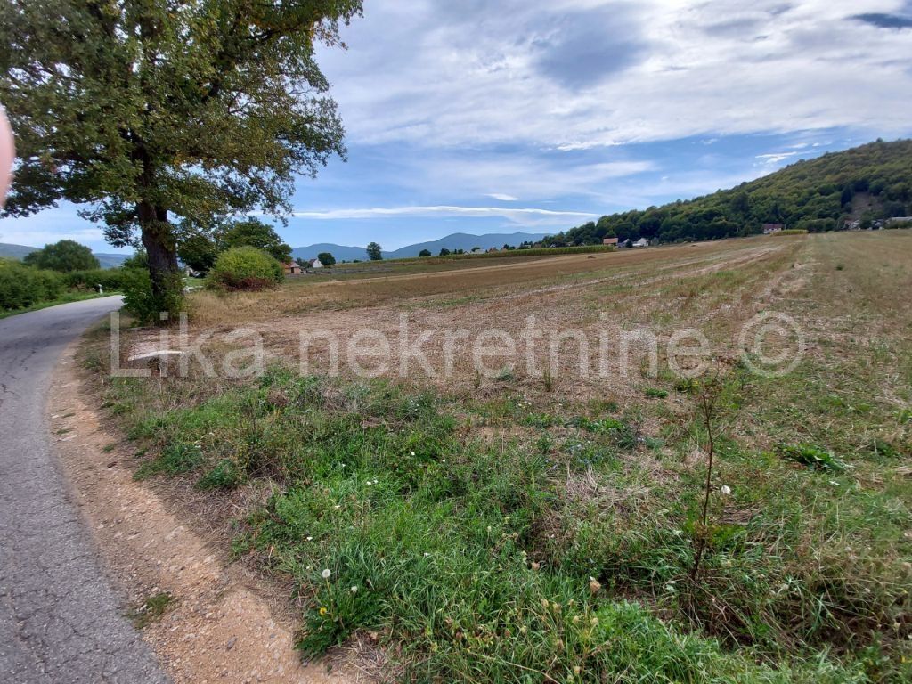 Land - Otočac 2568m2