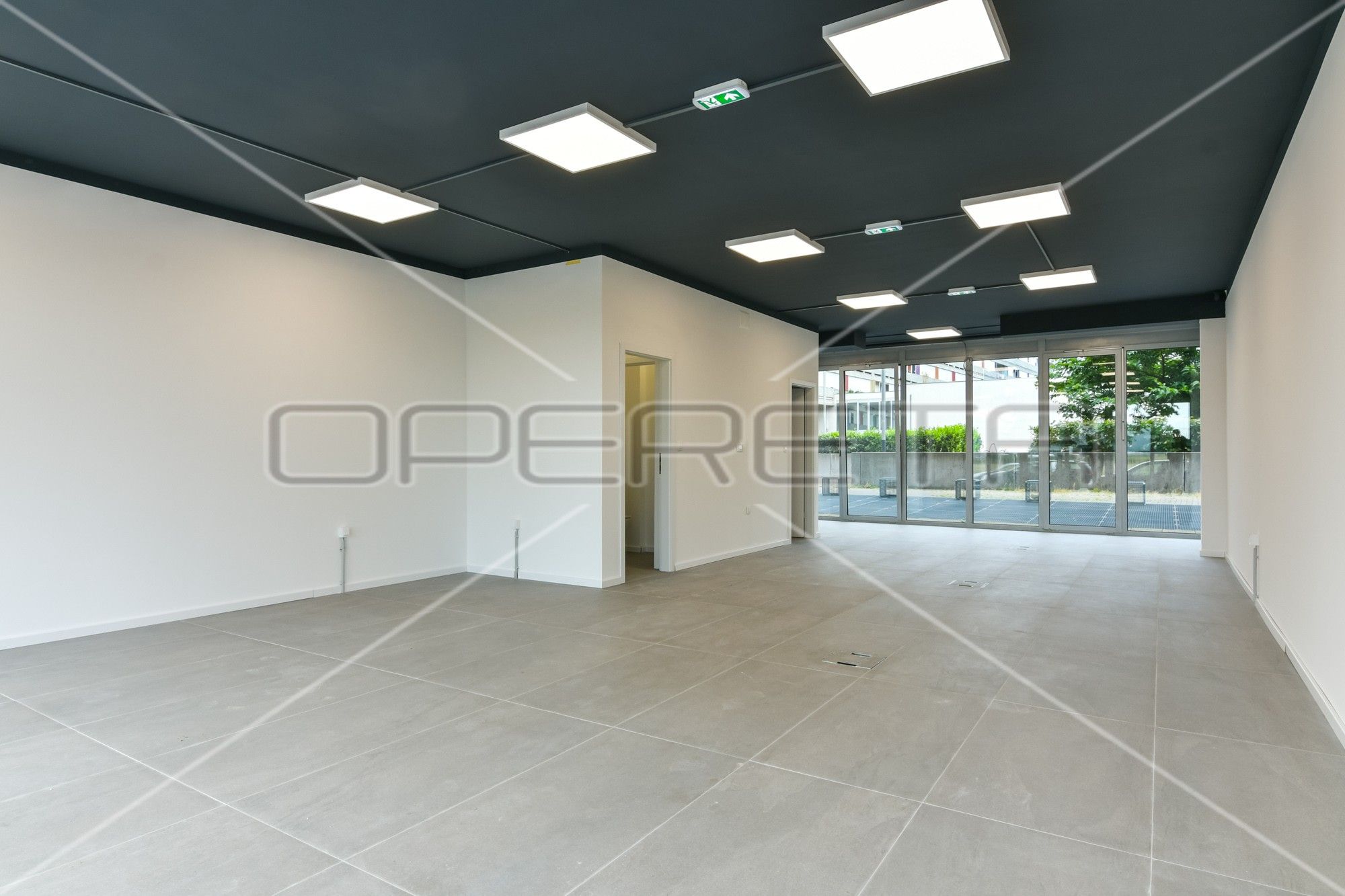 Commercial Space - Rimski put, Sesvete, Zagreb 75m2