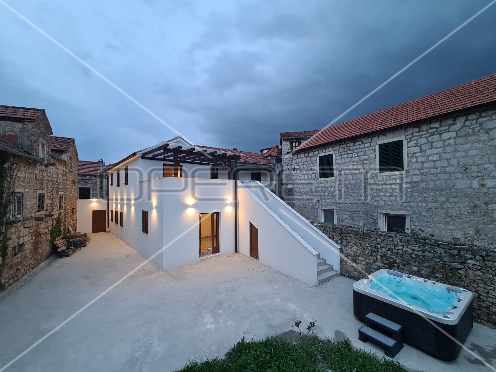 House - Braće Batoš, Jelsa, Jelsa 122.5m2