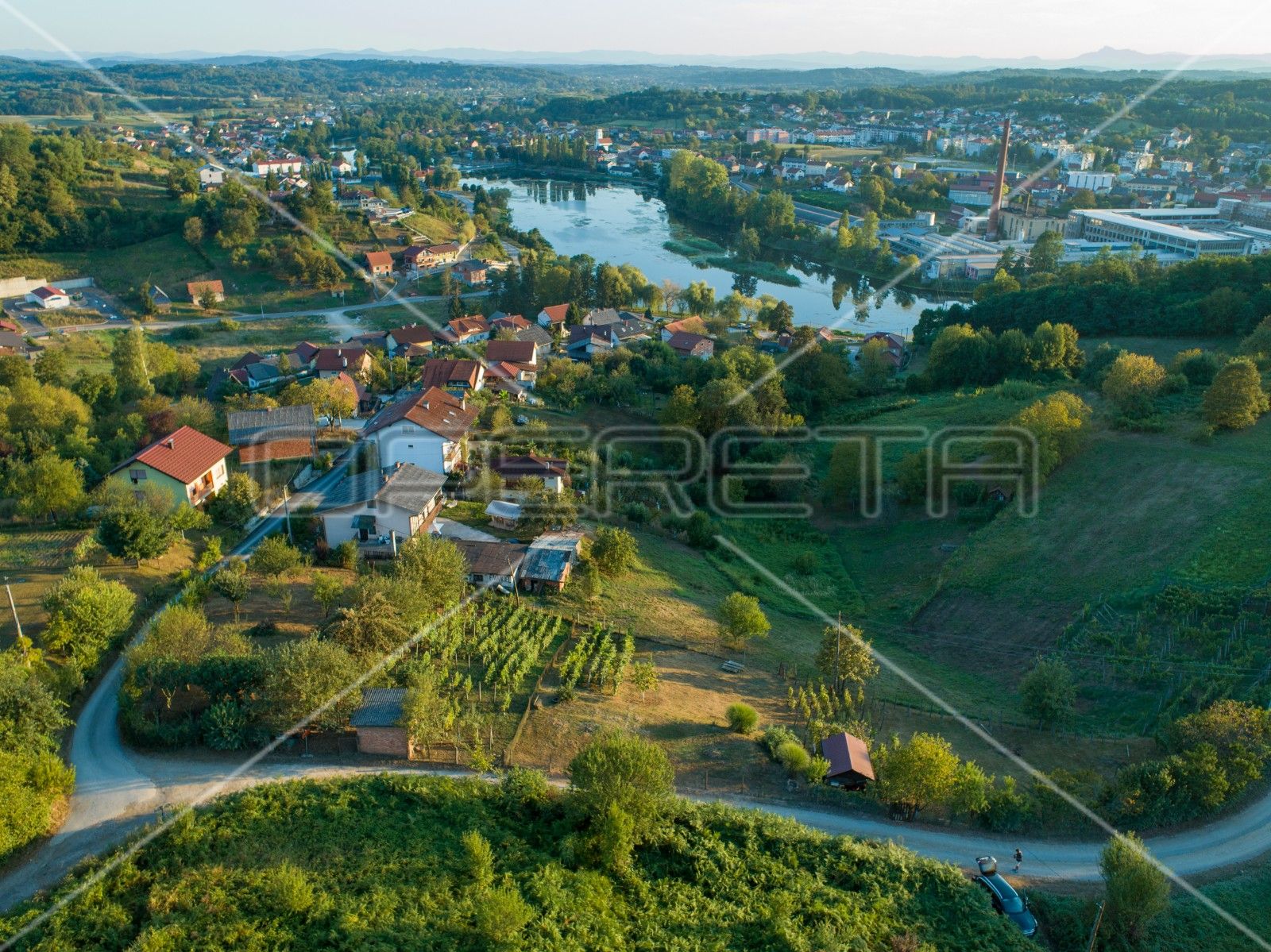 Land - Donje Mrzlo Polje Mrežničko, Duga Resa, Duga Resa 658m2