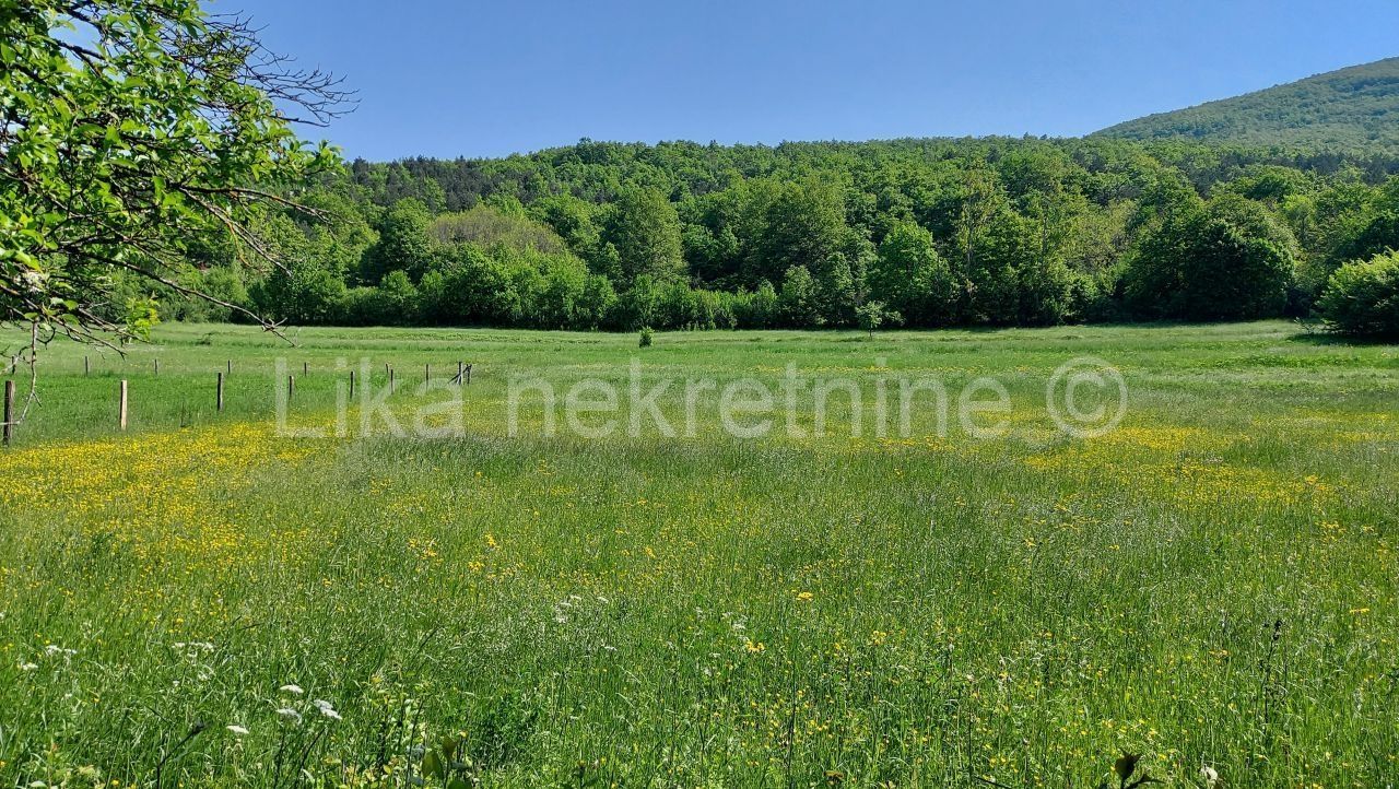 Land - Gospić - Okolica 7330m2