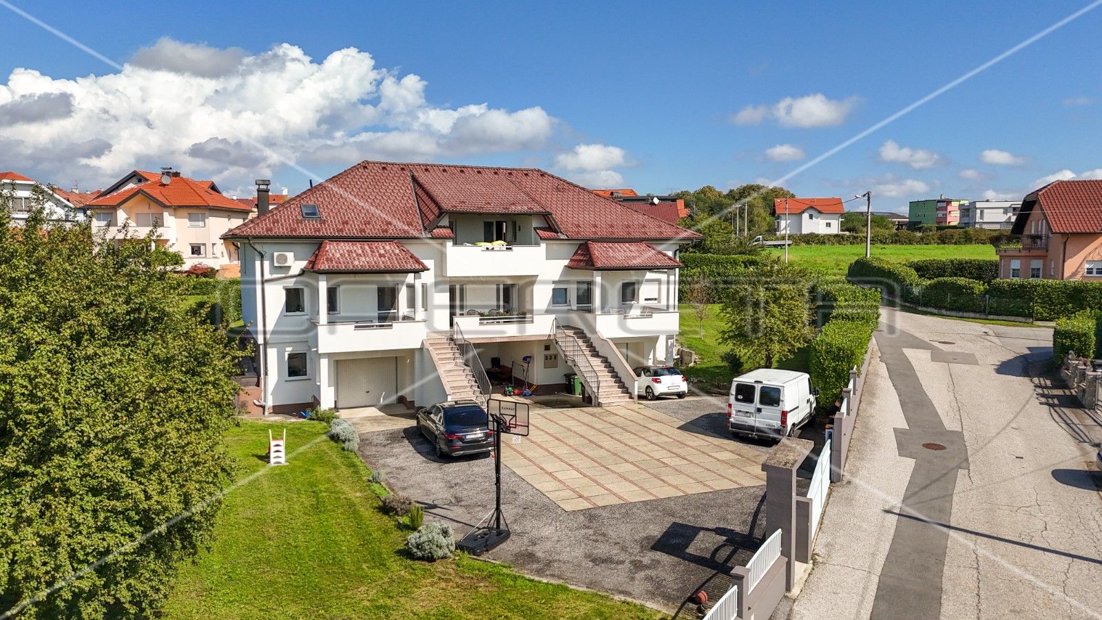 Kuća - Tupekova, Sesvete, Zagreb 632m2