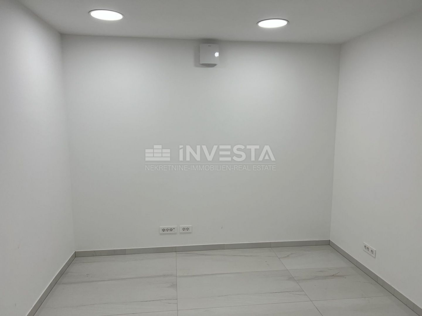 Commercial Space - Pula 18m2